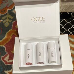 NIB Ogee Crystal Contour Collection
